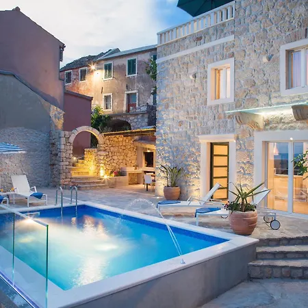 펜션 Schoenes Steinhaus Toni Mit Pool *