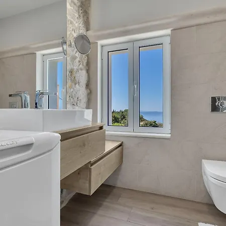 Сasa de vacaciones Schoenes Steinhaus Toni Mit Pool Tučepi