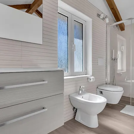 Сasa de vacaciones Schoenes Steinhaus Toni Mit Pool Tučepi