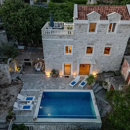 Schoenes Steinhaus Toni Mit Pool *