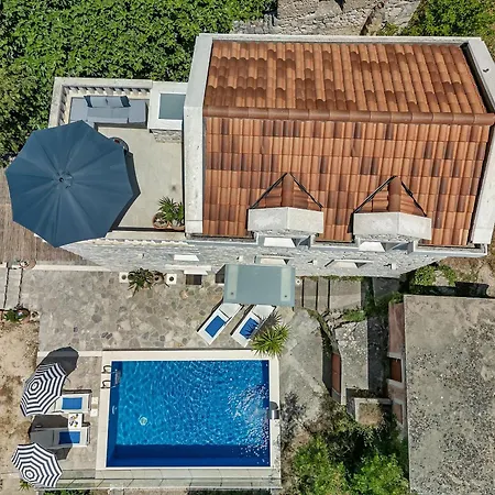 Сasa de vacaciones Schoenes Steinhaus Toni Mit Pool